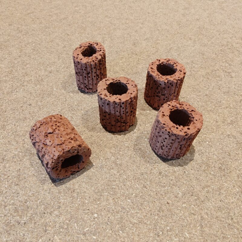 2026/05/1000009131-scaled.jpg Keramisk plantevægt til akvarie - Ringe til akvarieplanter (5 stk)